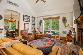 Chamonix 47, Snowmass Ski-In Ski-Out Condo with Shared Pool, Hot Tub &Gym